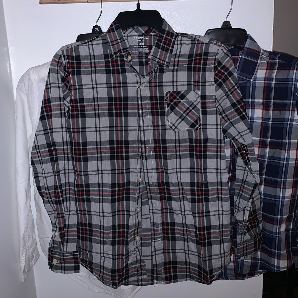 Arizona Button Down Shirt: NWOT, defect free!